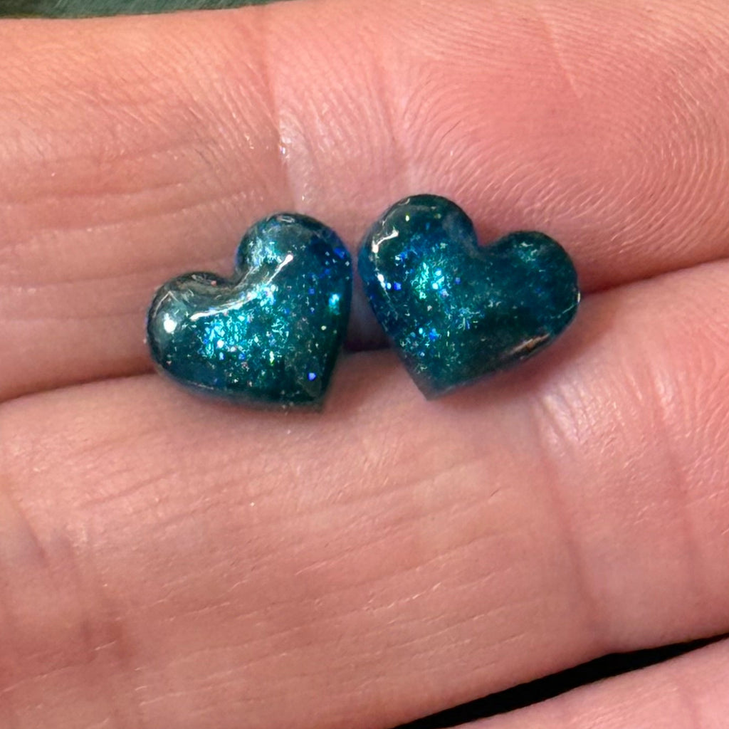 Heart stud earrings